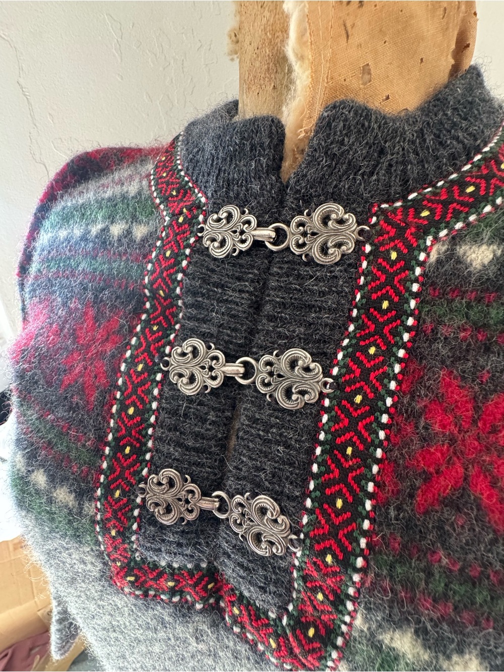 VINTAGE Squaw Valley 100% Wool Sweater - Picture 12 of 16